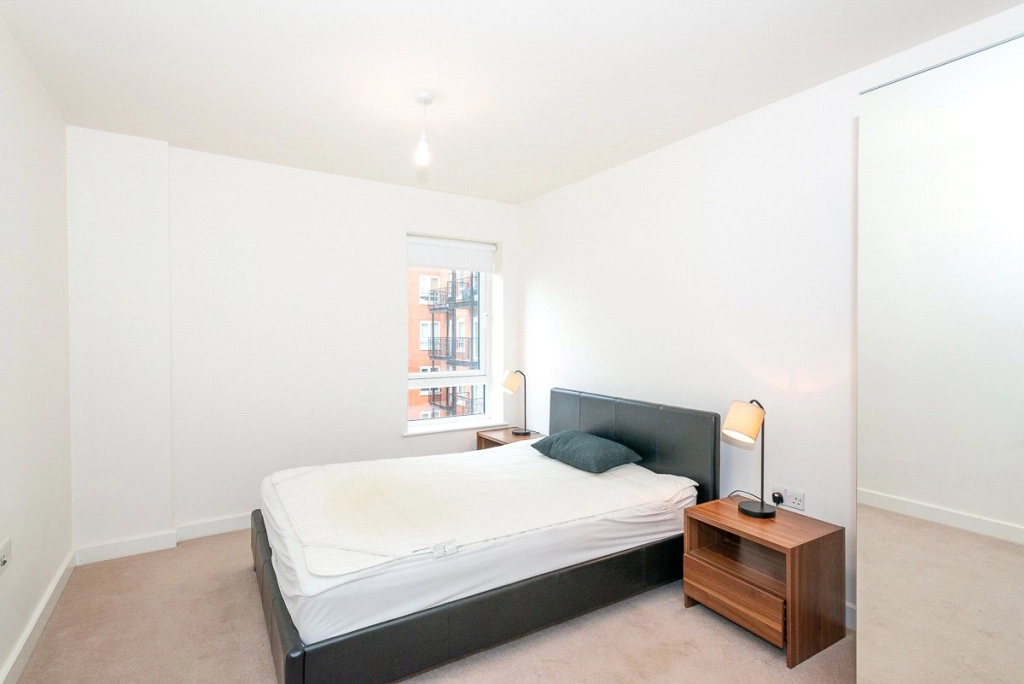 2 bedrooms apartments/flats for sale in Beaufort Square, London - NW9 view 3