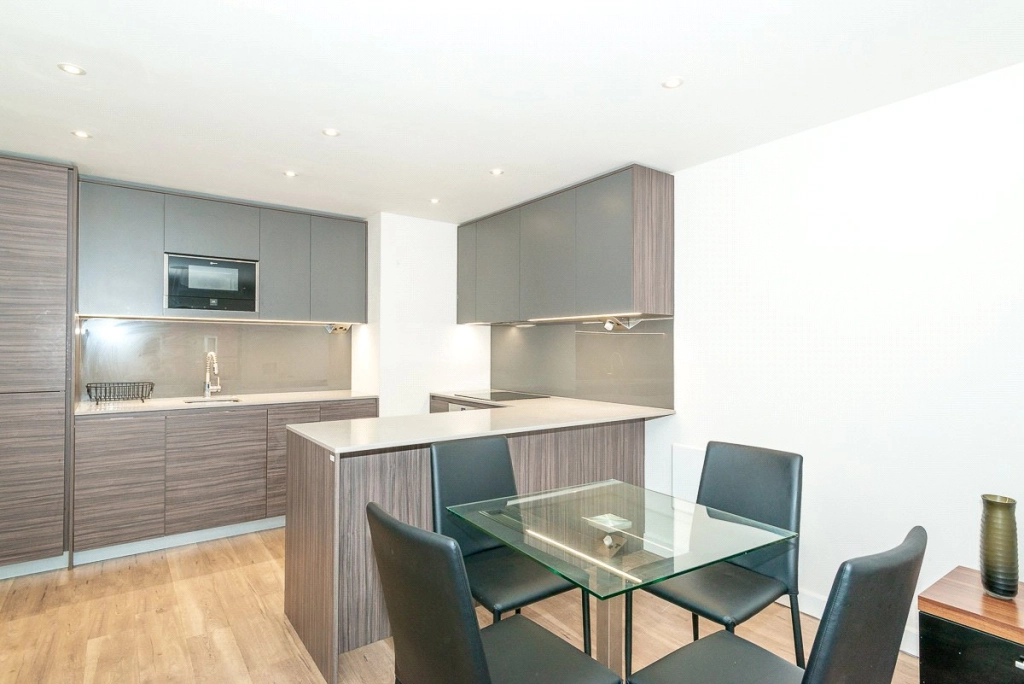 2 bedrooms apartments/flats for sale in Beaufort Square, London - NW9 view 7
