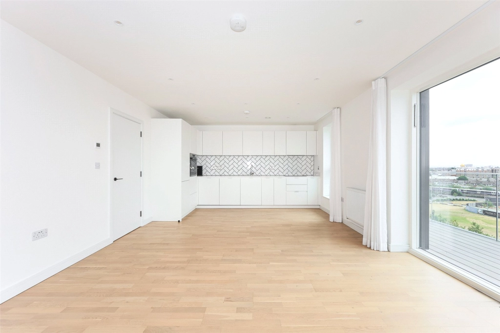 2 bedrooms apartments/flats for sale in Greenleaf Walk, Southall - UB1 view 14