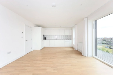 Greenleaf Walk, Southall - UB1 view 16