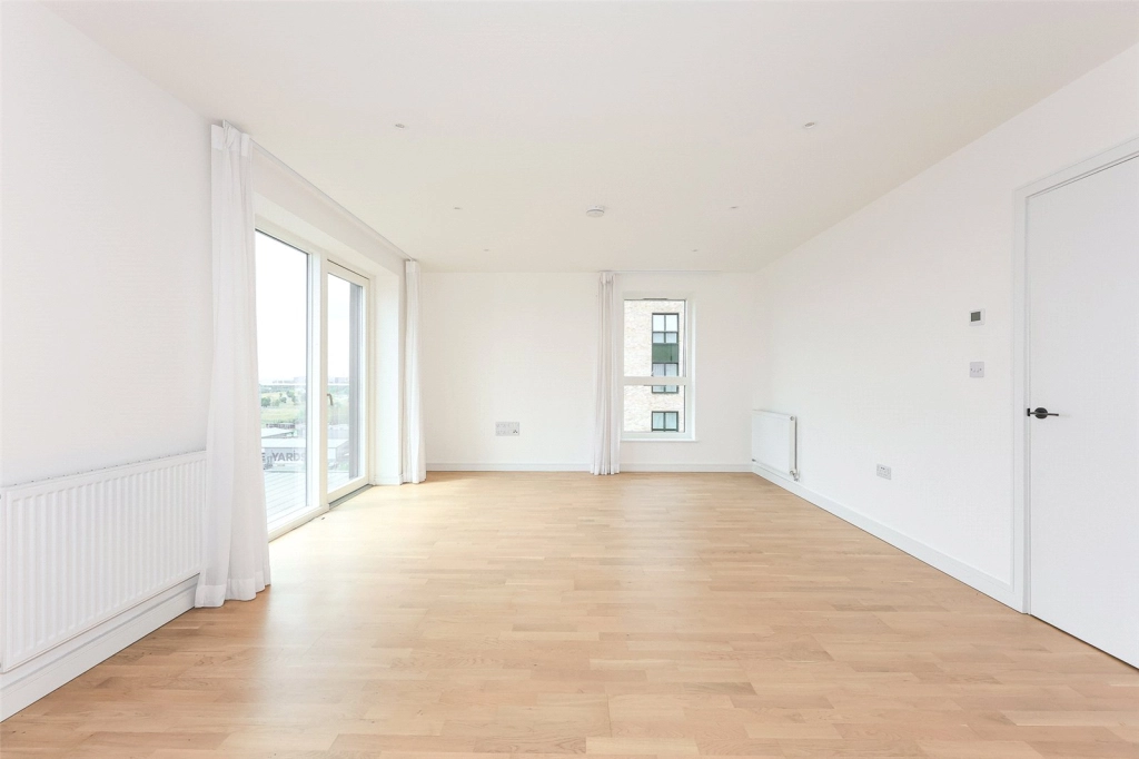 2 bedrooms apartments/flats for sale in Greenleaf Walk, Southall - UB1 view 2