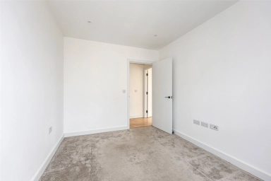 Greenleaf Walk, Southall - UB1 view 17