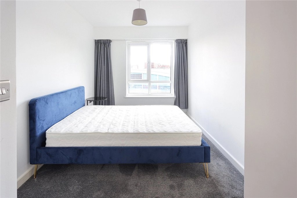 1 bedroom apartments/flats for sale in Heritage Avenue, London - NW9 view 8