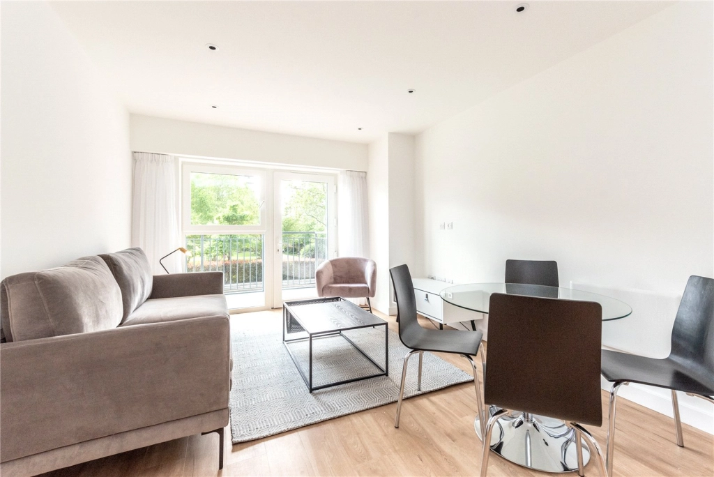 1 bedroom apartments/flats for sale in Beaufort Square, Beaufort Park, Colindale - NW9 view 3