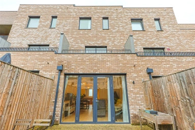 Oriental Square, Colindale - NW9 view 1