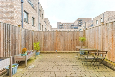 Oriental Square, Colindale - NW9 view 19