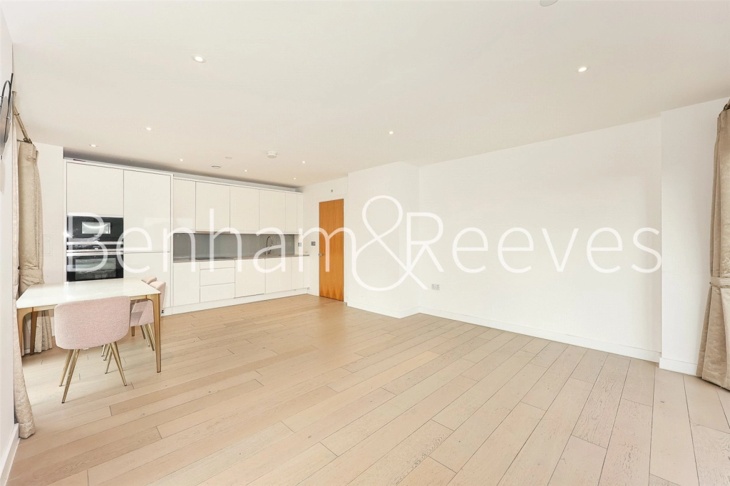3 bedrooms apartments/flats for sale in May House, 39 Achill Close, London - NW9 view 7