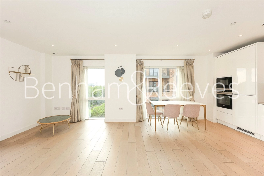 3 bedrooms apartments/flats for sale in May House, 39 Achill Close, London - NW9 view 9