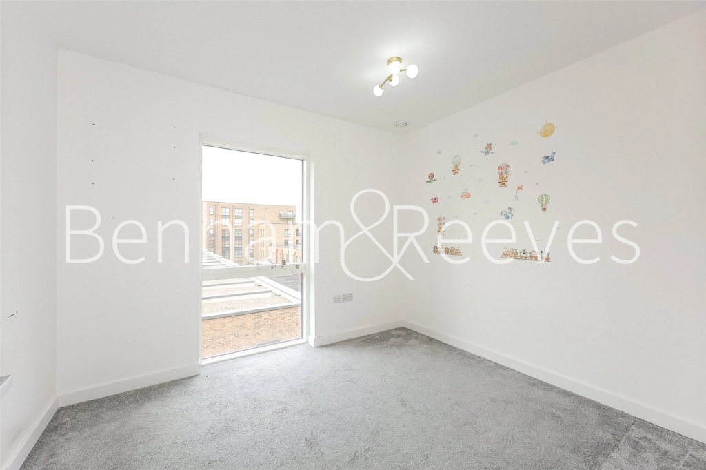 3 bedrooms apartments/flats for sale in May House, 39 Achill Close, London - NW9 view 15