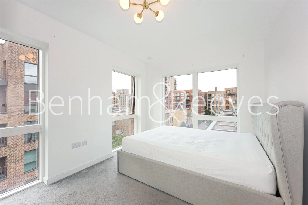 3 bedrooms apartments/flats for sale in May House, 39 Achill Close, London - NW9 view 17