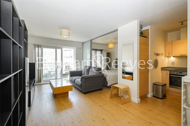 Boulevard Drive, London - NW9 view 1