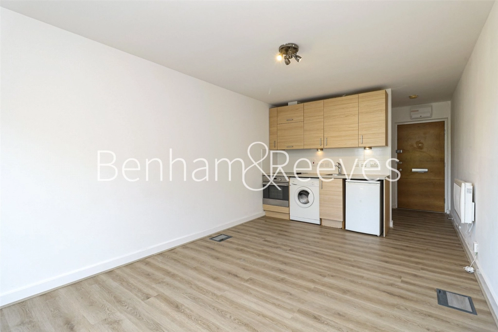 1 bedroom apartments/flats for sale in Heritage Avenue, London - NW9 view 5