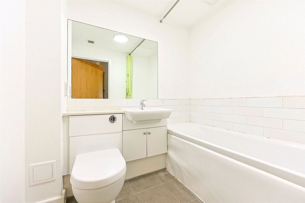 2 bedrooms apartments/flats for sale in Heritage Avenue, Beaufort Park, Colindale - NW9 view 14