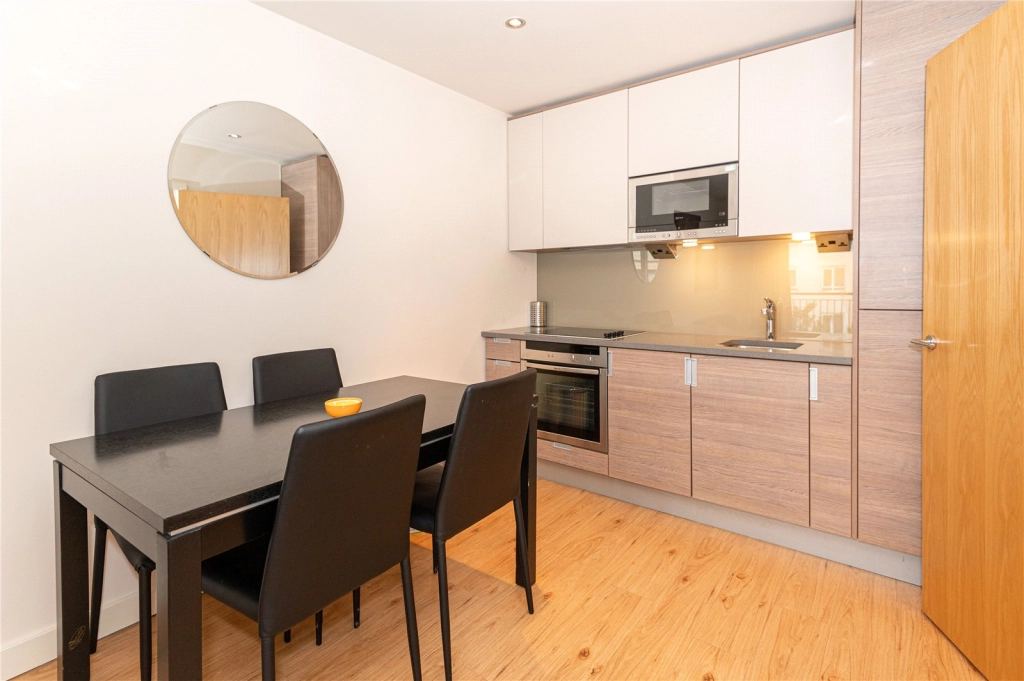 1 bedroom apartments/flats for sale in Heritage Avenue, London - NW9 view 4