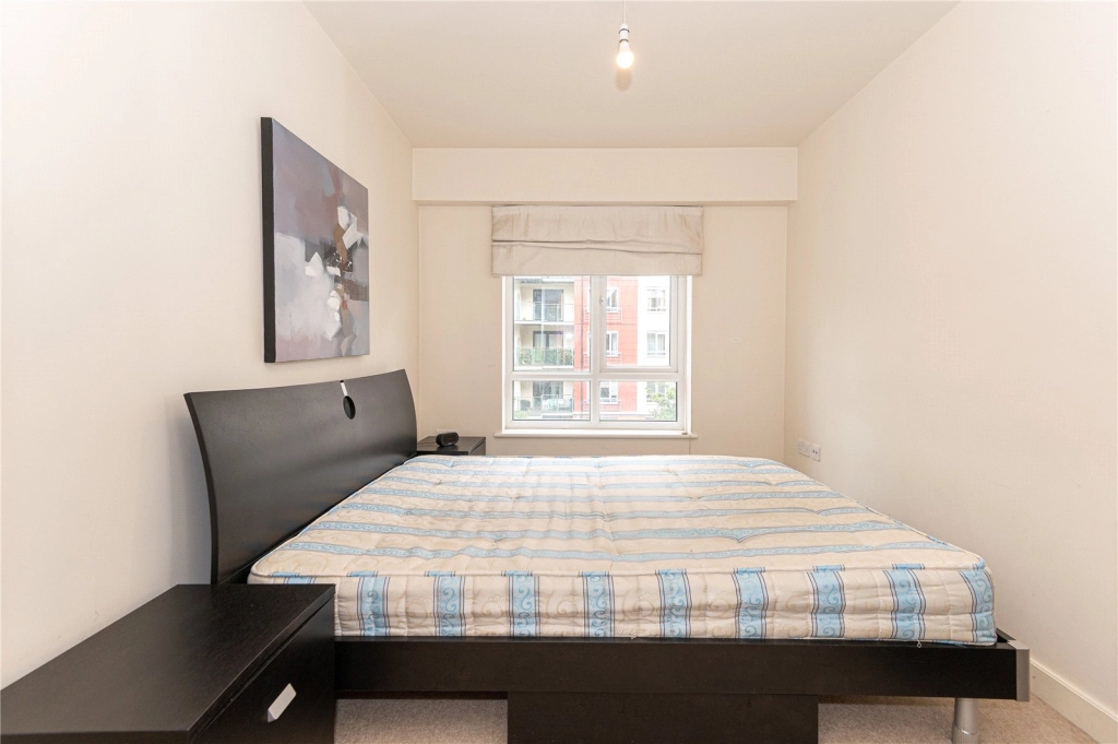 1 bedroom apartments/flats for sale in Heritage Avenue, London - NW9 view 5