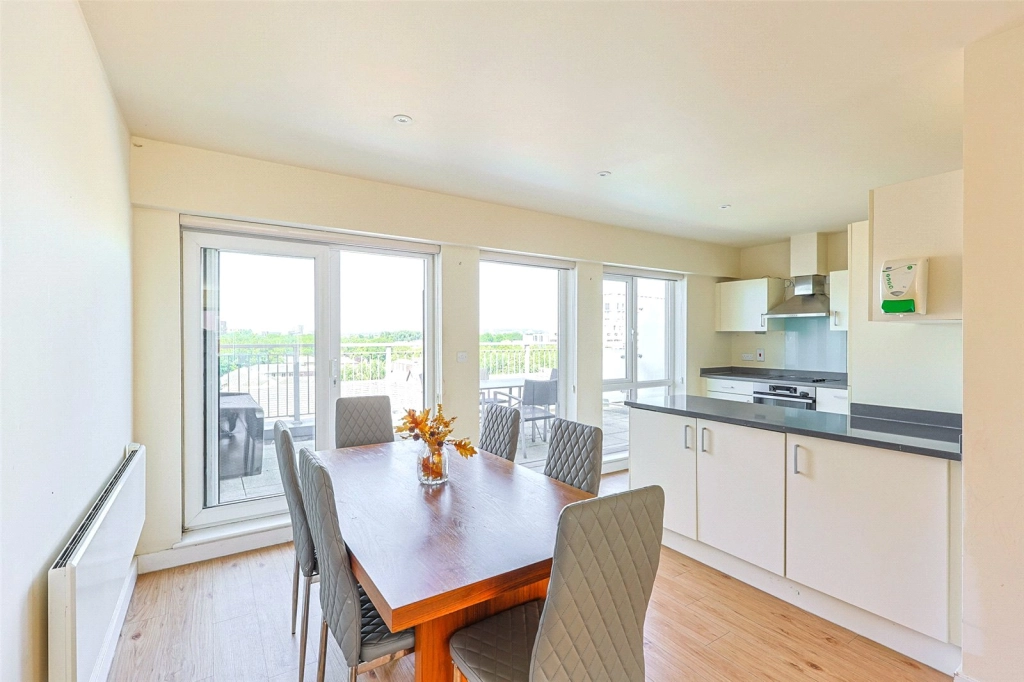 2 bedrooms apartments/flats for sale in Heritage Avenue, Beaufort Park, Colindale - NW9 view 4