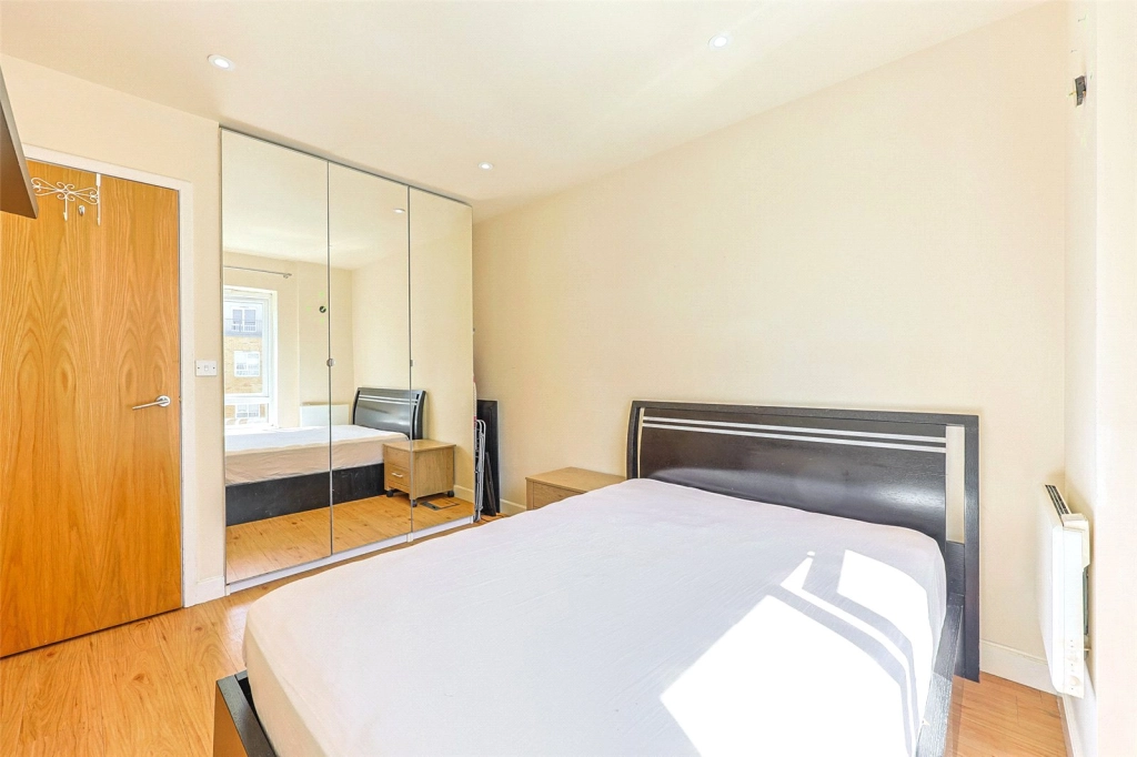2 bedrooms apartments/flats for sale in Heritage Avenue, Beaufort Park, Colindale - NW9 view 16
