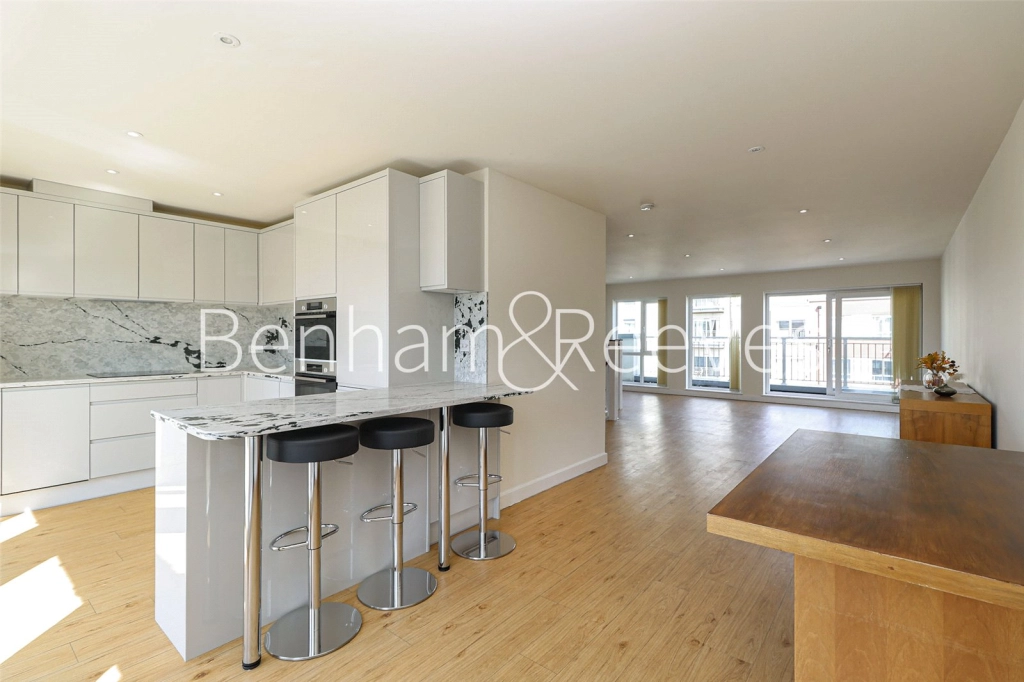 2 bedrooms apartments/flats for sale in Heritage Avenue, Beaufort Park, Colindale - NW9 view 4