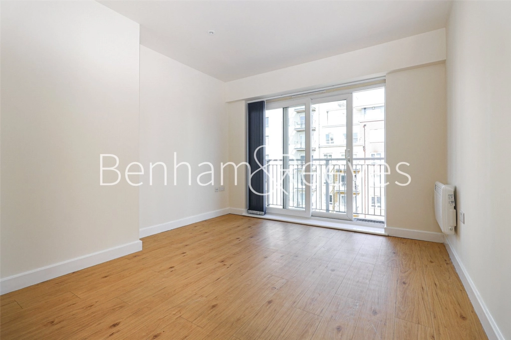 2 bedrooms apartments/flats for sale in Heritage Avenue, Beaufort Park, Colindale - NW9 view 19