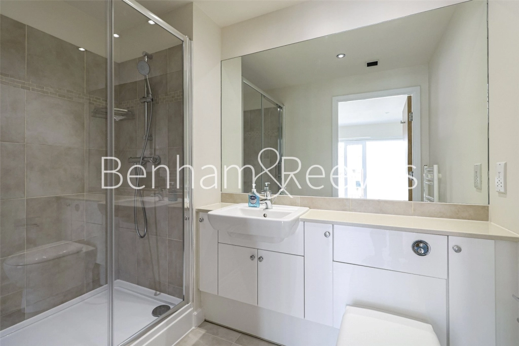 2 bedrooms apartments/flats for sale in Heritage Avenue, Beaufort Park, Colindale - NW9 view 22
