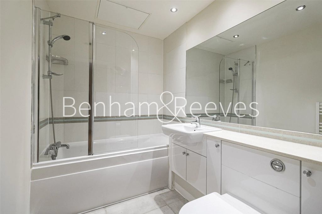 2 bedrooms apartments/flats for sale in Heritage Avenue, Beaufort Park, Colindale - NW9 view 23