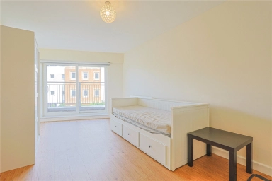 Boulevard Drive, London - NW9 view 2