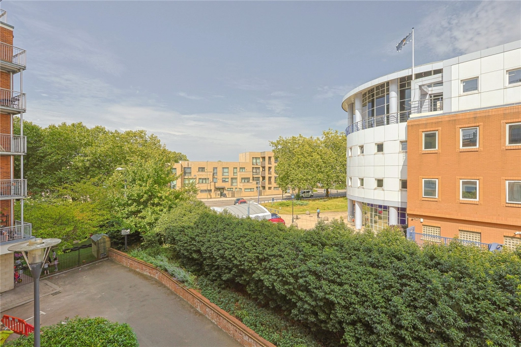 Studio apartments/flats for sale in Boulevard Drive, London - NW9 view 6