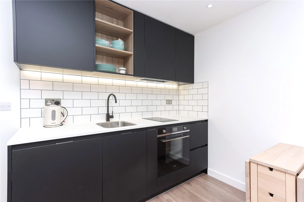 Studio apartments/flats for sale in Beaufort Square, London - NW9 view 4