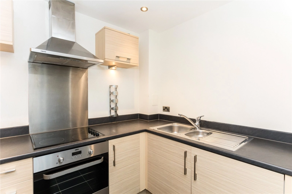 1 bedroom apartments/flats for sale in Needleman Close, London - NW9 view 3
