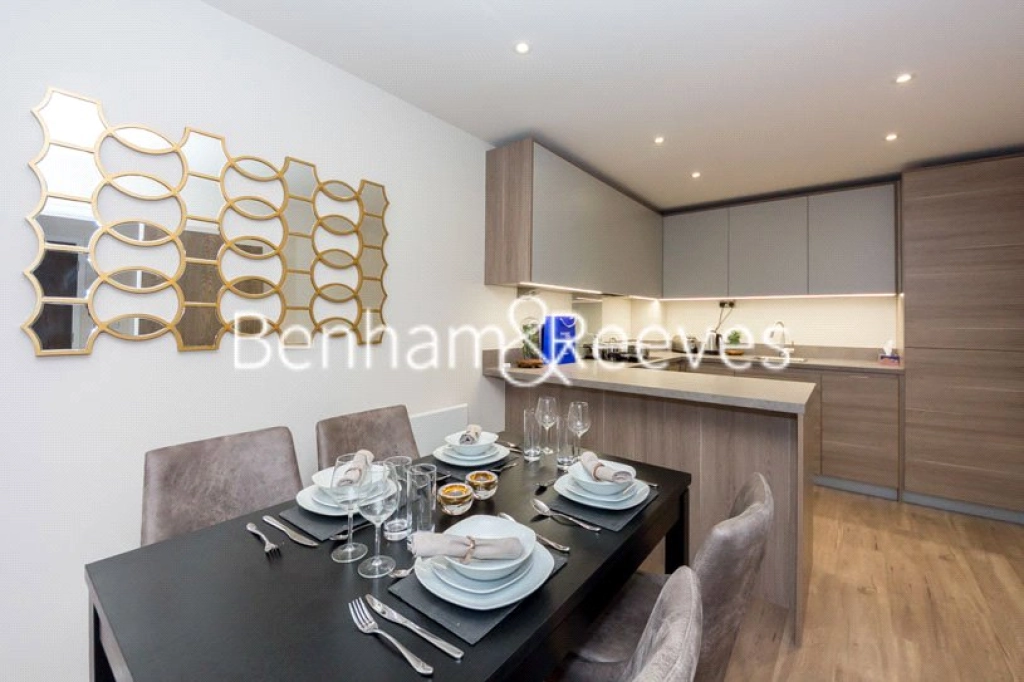 1 bedroom apartments/flats for sale in Beaufort Square, London - NW9 view 2