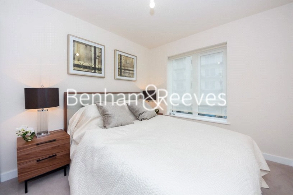 1 bedroom apartments/flats for sale in Beaufort Square, London - NW9 view 3