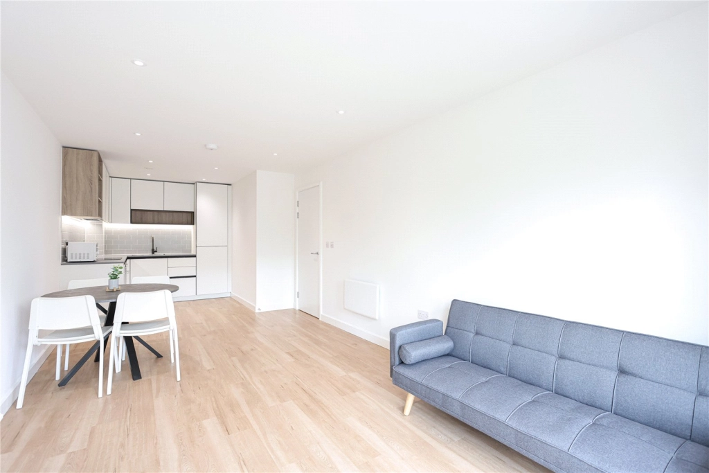 2 bedrooms apartments/flats for sale in East Drive, London - NW9 view 2