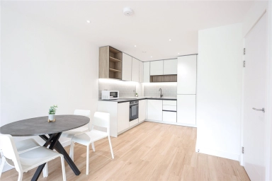 East Drive, London - NW9 view 3