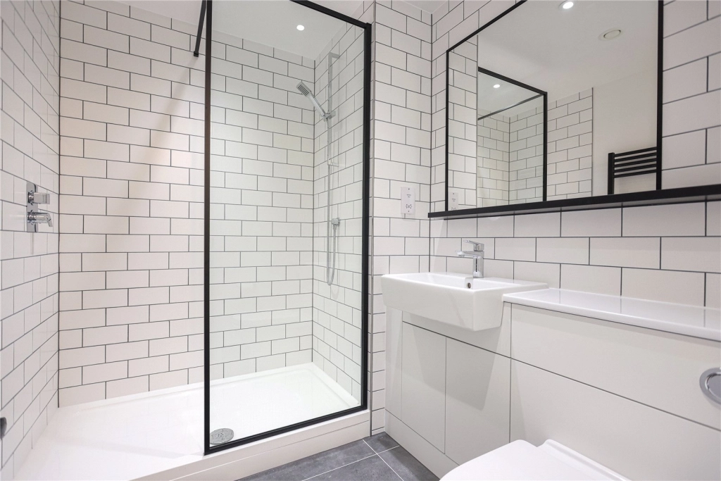 2 bedrooms apartments/flats for sale in East Drive, London - NW9 view 10