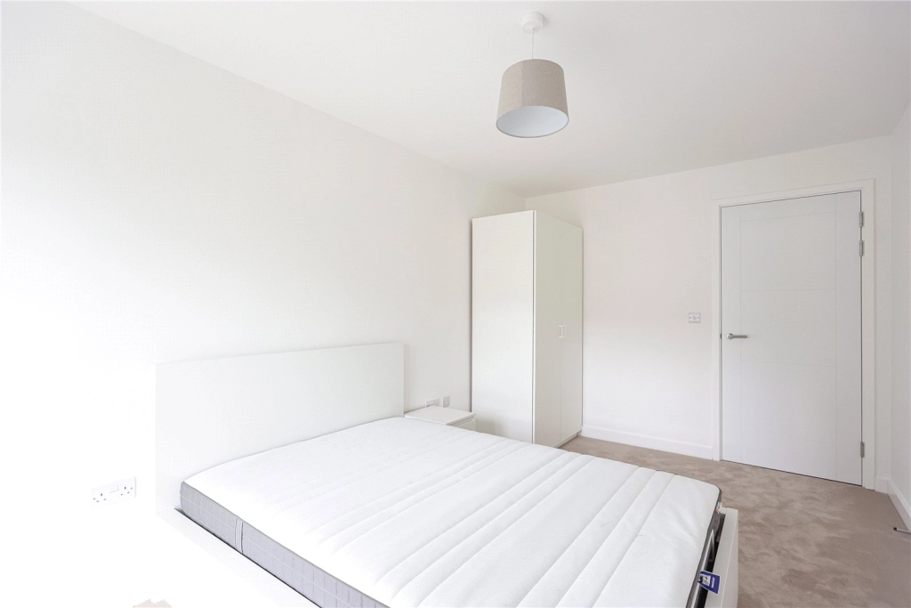 2 bedrooms apartments/flats for sale in East Drive, London - NW9 view 9