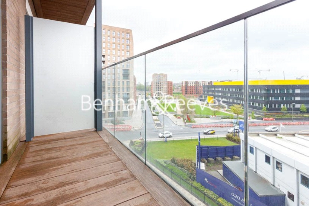 1 bedroom apartments/flats for sale in East Drive, London - NW9 view 5