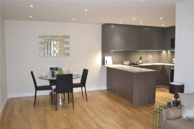 Boulevard Drive, London - NW9 view 2