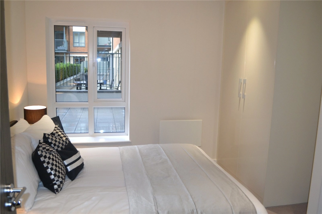 2 bedrooms apartments/flats for sale in Boulevard Drive, London - NW9 view 4