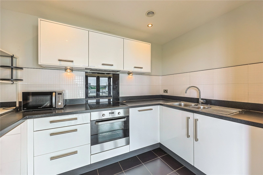 3 bedrooms apartments/flats for sale in Charcot Road, London - NW9 view 3