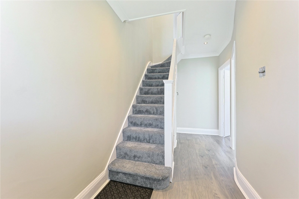 3 bedrooms houses for sale in The Grove, Kingsbury - NW9 view 10