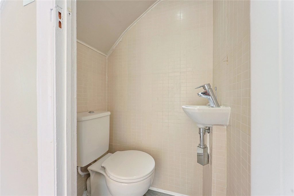 3 bedrooms houses for sale in The Grove, Kingsbury - NW9 view 18