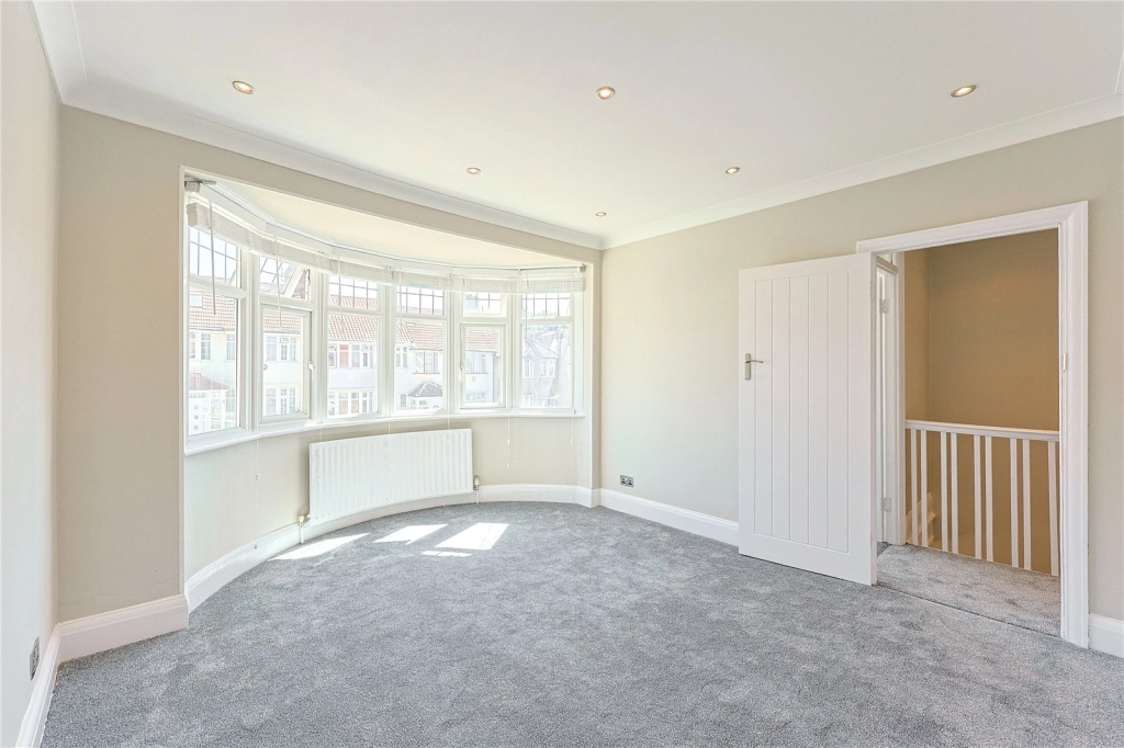 3 bedrooms houses for sale in The Grove, Kingsbury - NW9 view 5