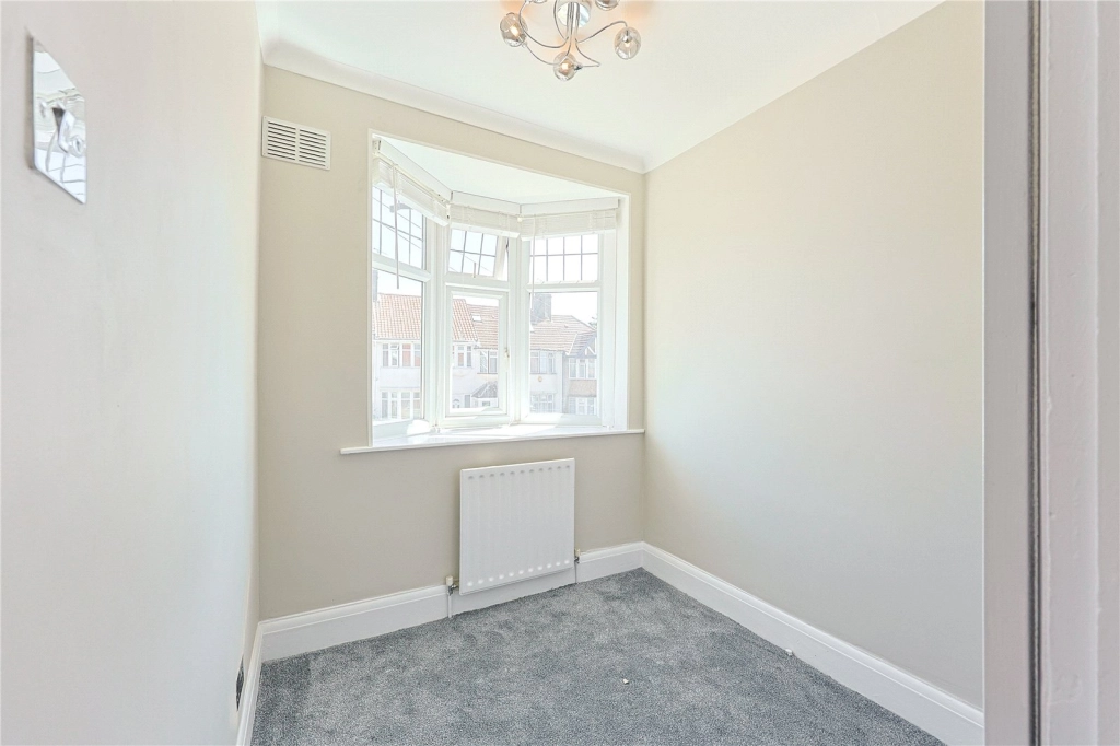 3 bedrooms houses for sale in The Grove, Kingsbury - NW9 view 16