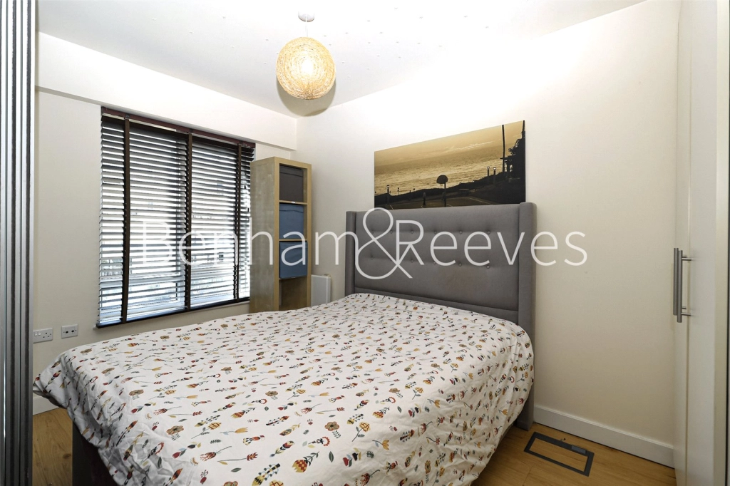 1 bedroom apartments/flats for sale in Boulevard Drive, London - NW9 view 4