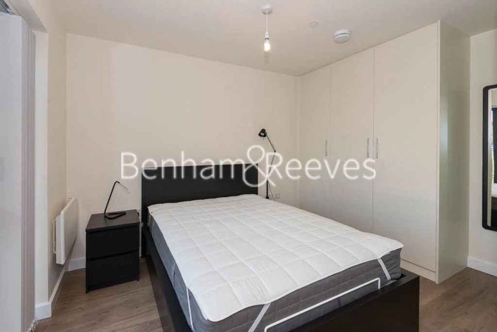 Studio apartments/flats for sale in Beaufort Square, London - NW9 view 4