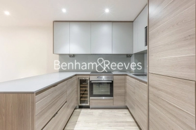 Boulevard Drive, London - NW9 view 2