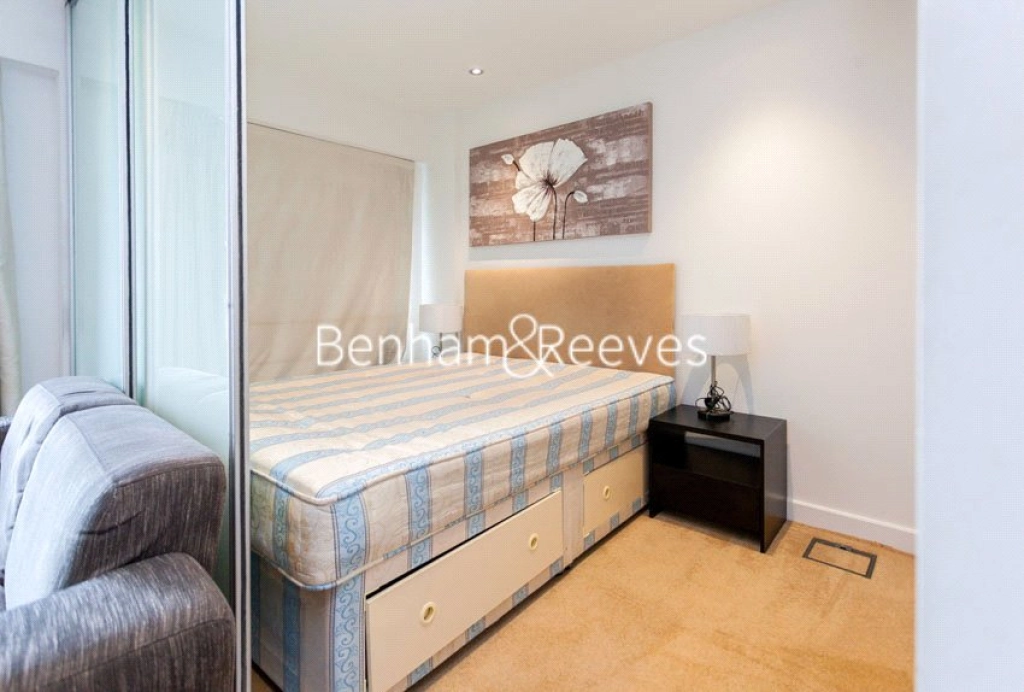 Studio apartments/flats for sale in East Drive, London - NW9 view 4