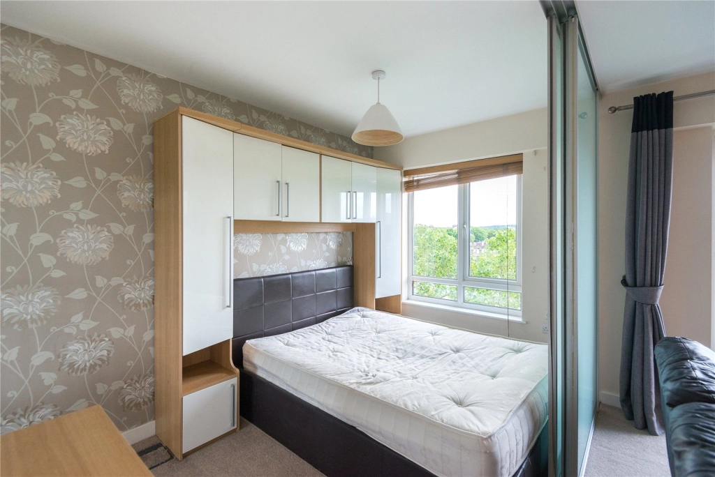 Studio apartments/flats for sale in Heritage Avenue, London - NW9 view 6
