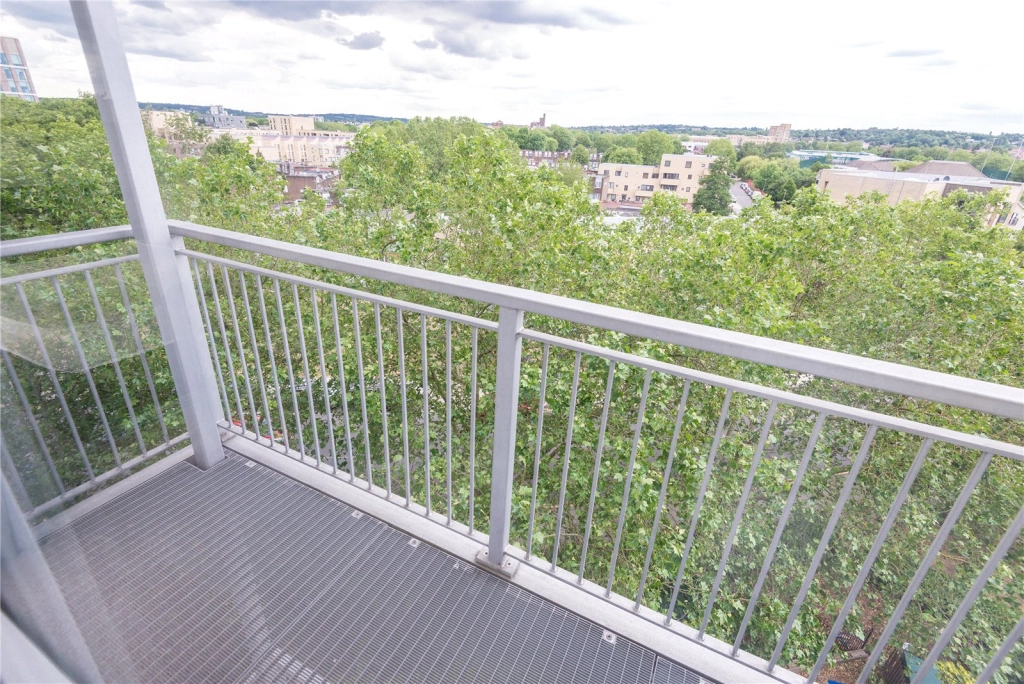 Studio apartments/flats for sale in Heritage Avenue, London - NW9 view 8