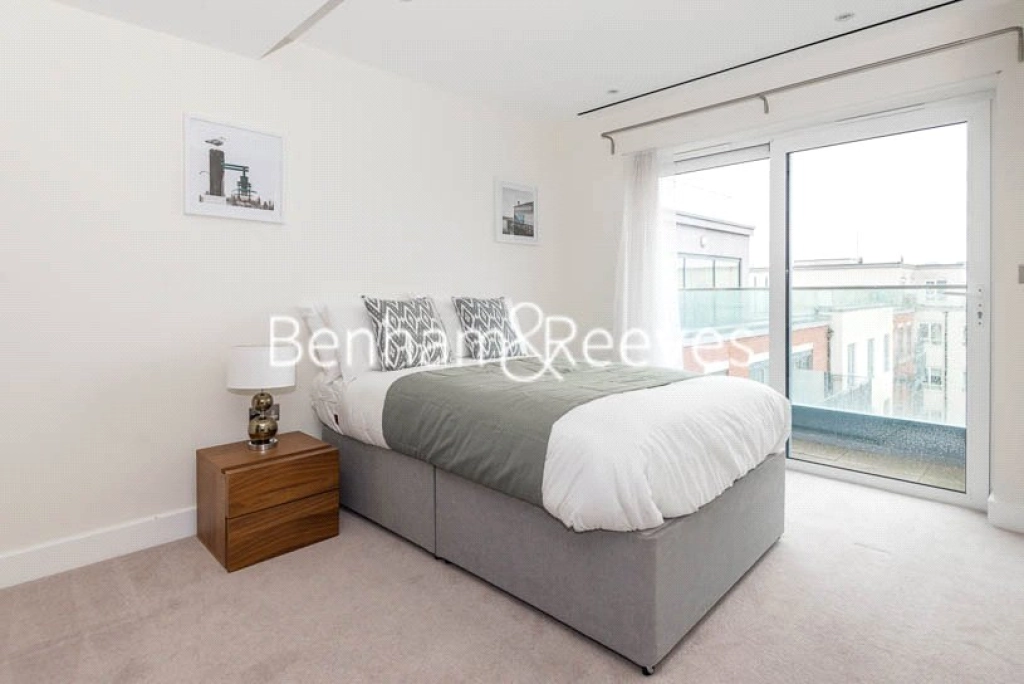 3 bedrooms apartments/flats for sale in East Drive, London - NW9 view 6
